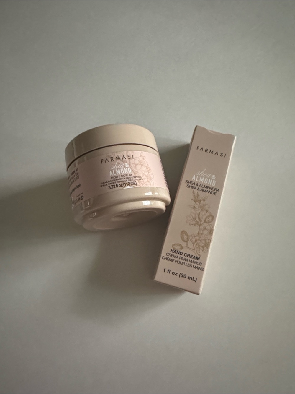 🆕 Farmasi Shea & Almond body scrub/hand cream set